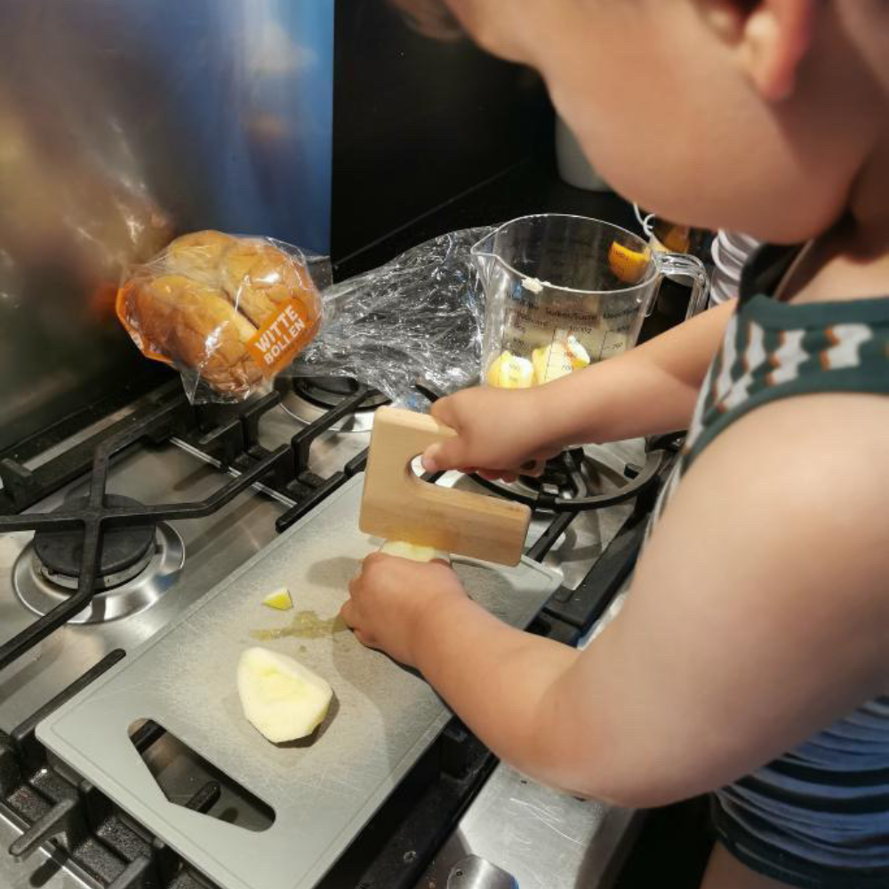 Montessori kindermes van hout