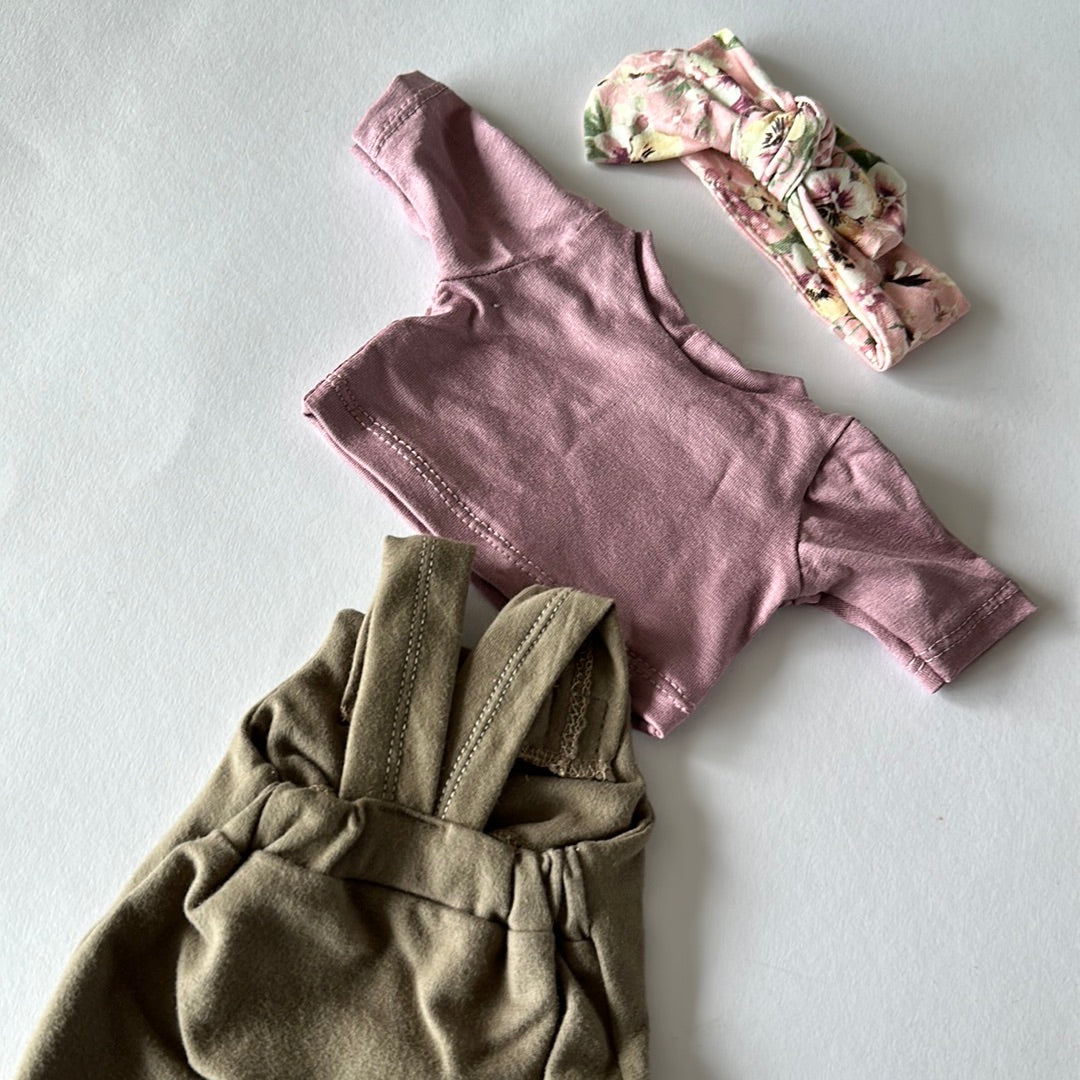 Poppenkleding | tuinbroek beige roze | 3 delig setje